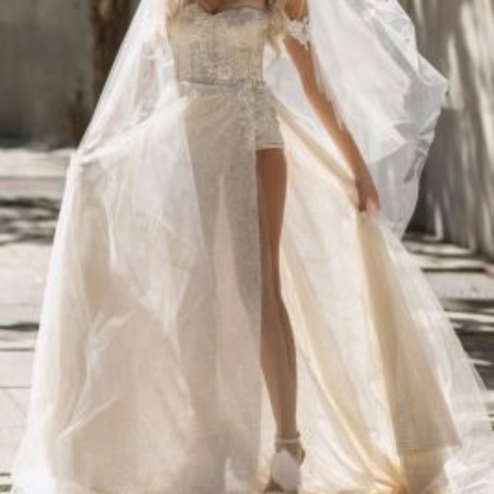 Berta Wedding Dress Harper - Picture 7 of 15
